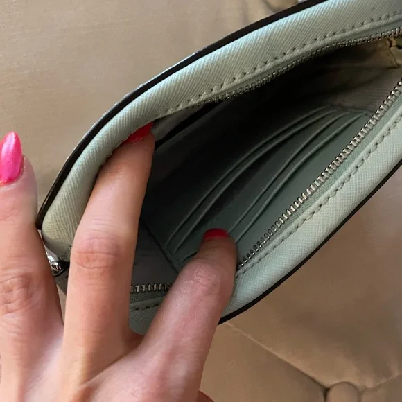 Michael Kors Crossbody Wallet on Chain Purse - Petite Friendly! MK so cute! - Picture 5 of 8